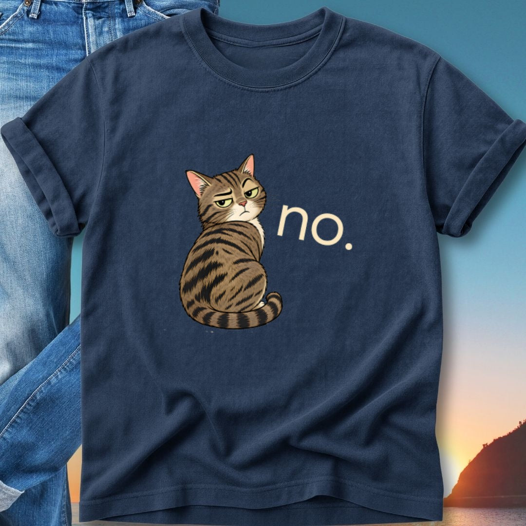 T-shirt with a grumpy cat sitting and the text "no."